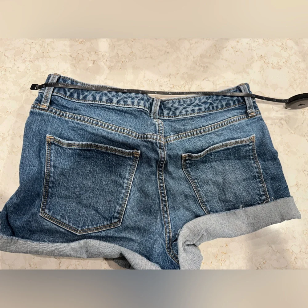 Universal Thread Womens Denim Shorts Size 8 29R Blue Jean Cuffed Casual‎ Summer